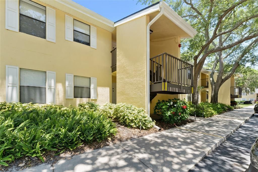 Recently Sold: $274,900 (2 beds, 2 baths, 910 Square Feet)