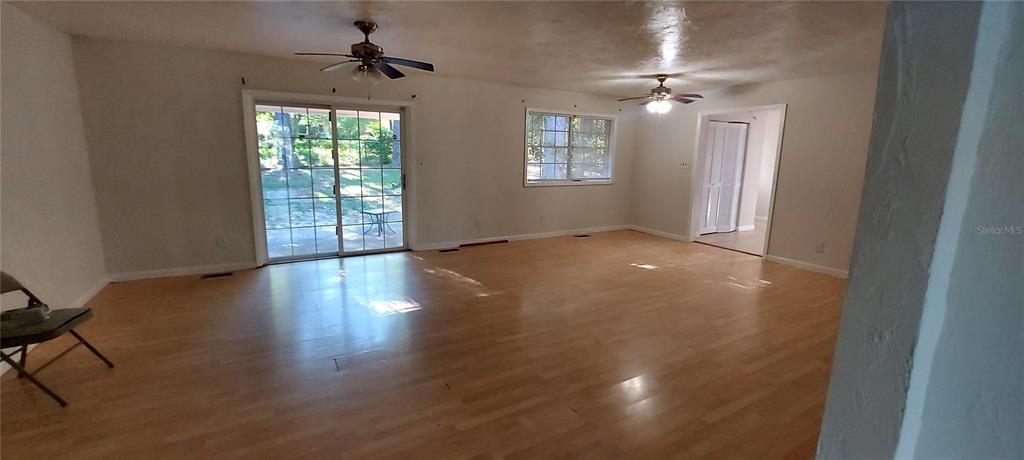 For Sale: $239,000 (4 beds, 2 baths, 1651 Square Feet)