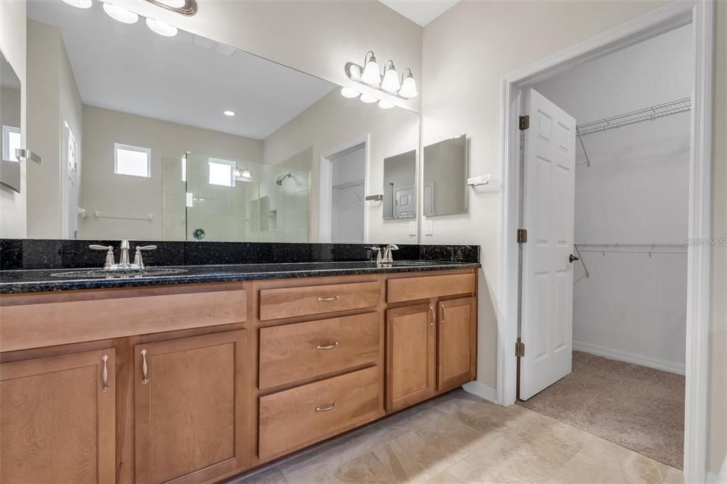 For Sale: $365,000 (2 beds, 2 baths, 1772 Square Feet)