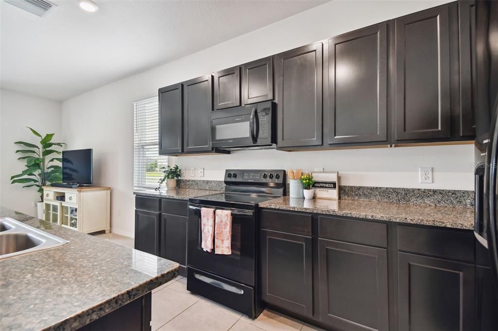 For Sale: $349,900 (3 beds, 2 baths, 1785 Square Feet)