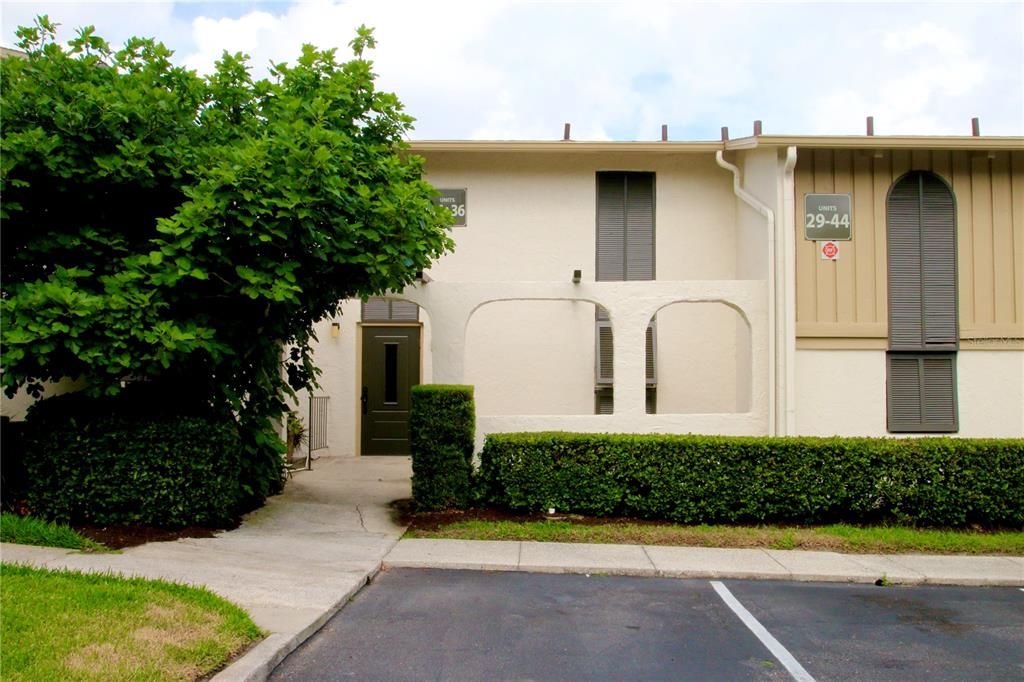 Active With Contract: $150,000 (1 beds, 1 baths, 954 Square Feet)