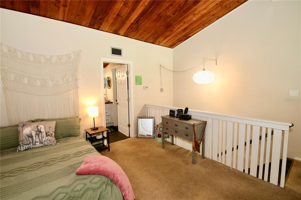 For Sale: $156,200 (1 beds, 1 baths, 954 Square Feet)