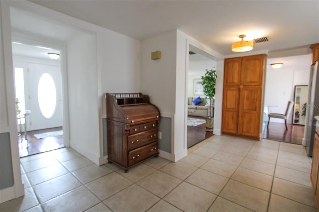 For Sale: $380,000 (3 beds, 2 baths, 1519 Square Feet)
