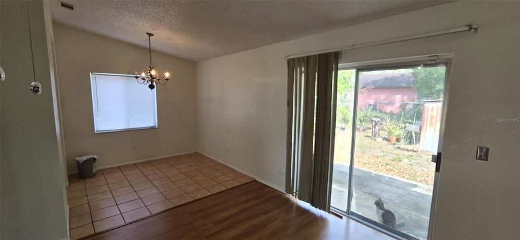 For Sale: $275,000 (3 beds, 2 baths, 1147 Square Feet)