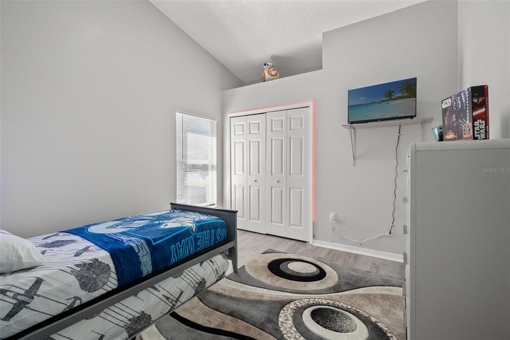 For Sale: $359,900 (3 beds, 2 baths, 1726 Square Feet)