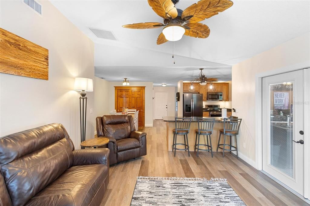 For Sale: $369,800 (3 beds, 2 baths, 1568 Square Feet)