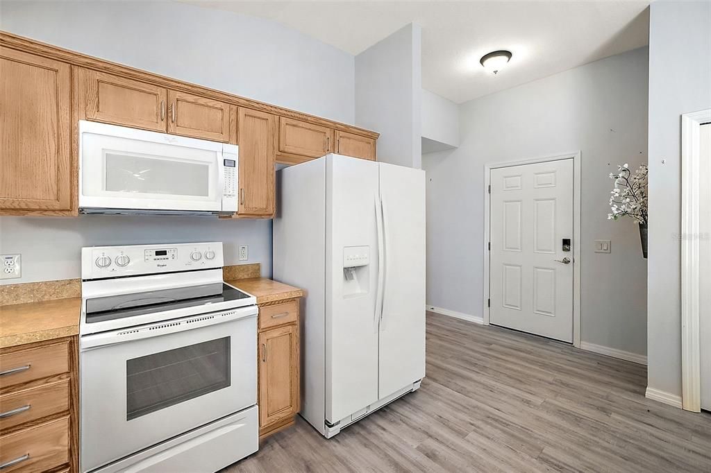 For Sale: $345,000 (3 beds, 2 baths, 1395 Square Feet)