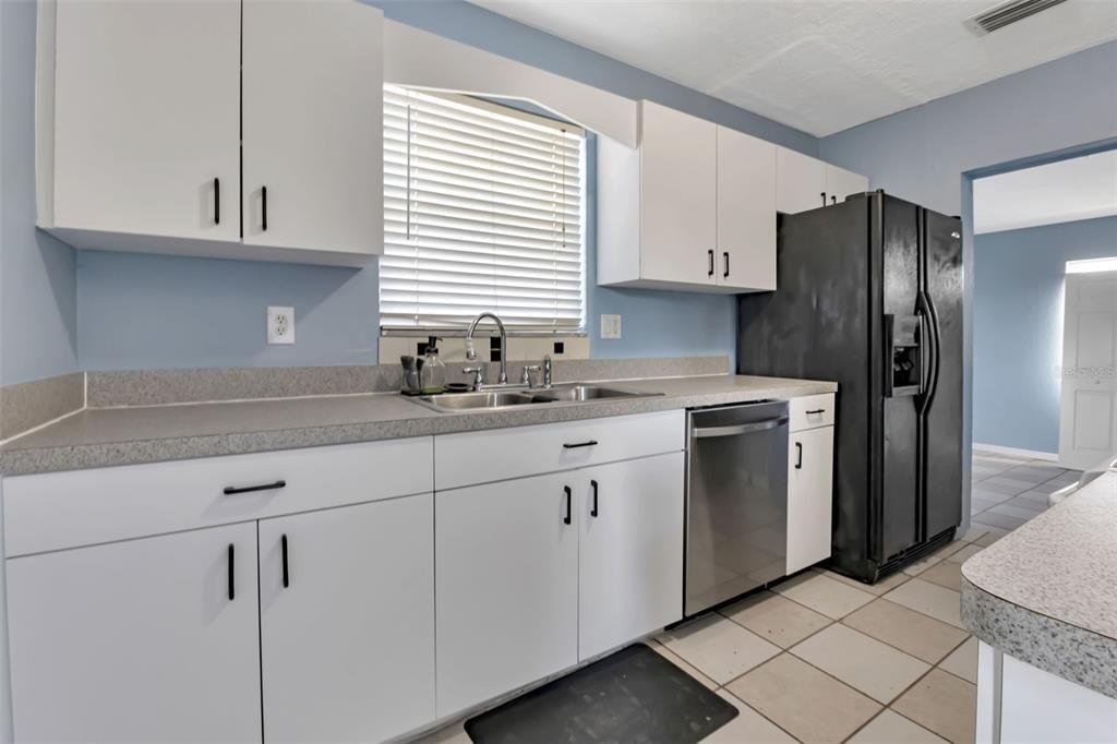 For Sale: $219,900 (3 beds, 1 baths, 1065 Square Feet)