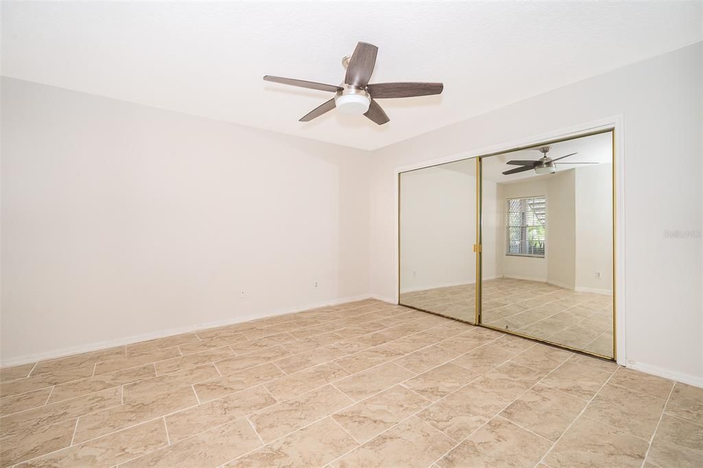 Active With Contract: $185,000 (2 beds, 2 baths, 992 Square Feet)