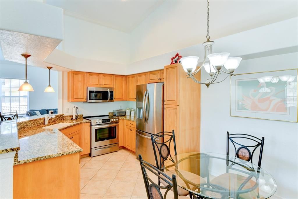 For Sale: $319,900 (2 beds, 2 baths, 1150 Square Feet)