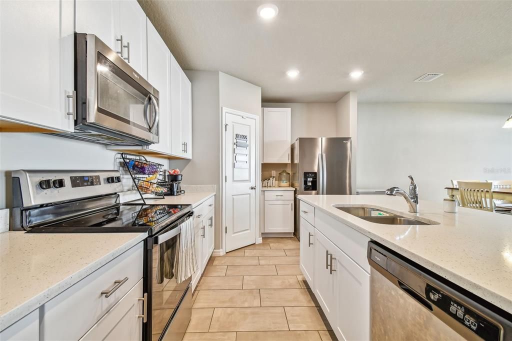 For Sale: $355,000 (4 beds, 2 baths, 1828 Square Feet)