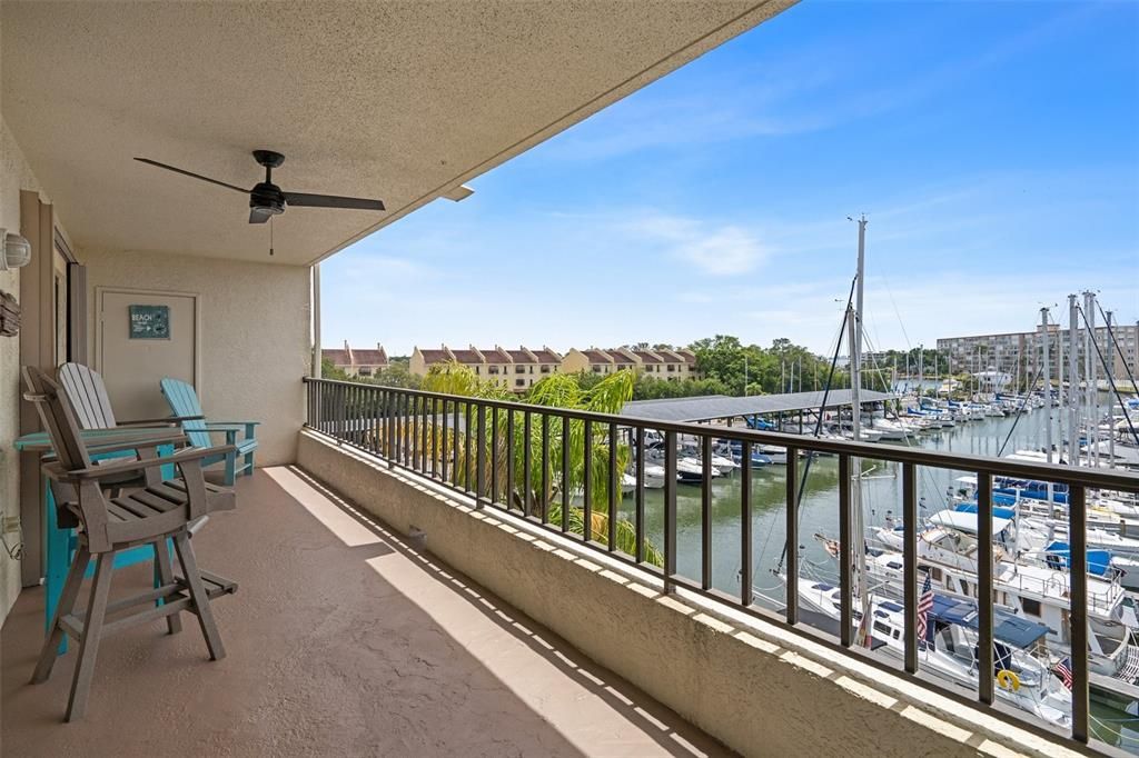 For Sale: $385,900 (2 beds, 2 baths, 1240 Square Feet)