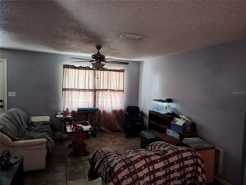 For Sale: $185,000 (2 beds, 1 baths, 1116 Square Feet)