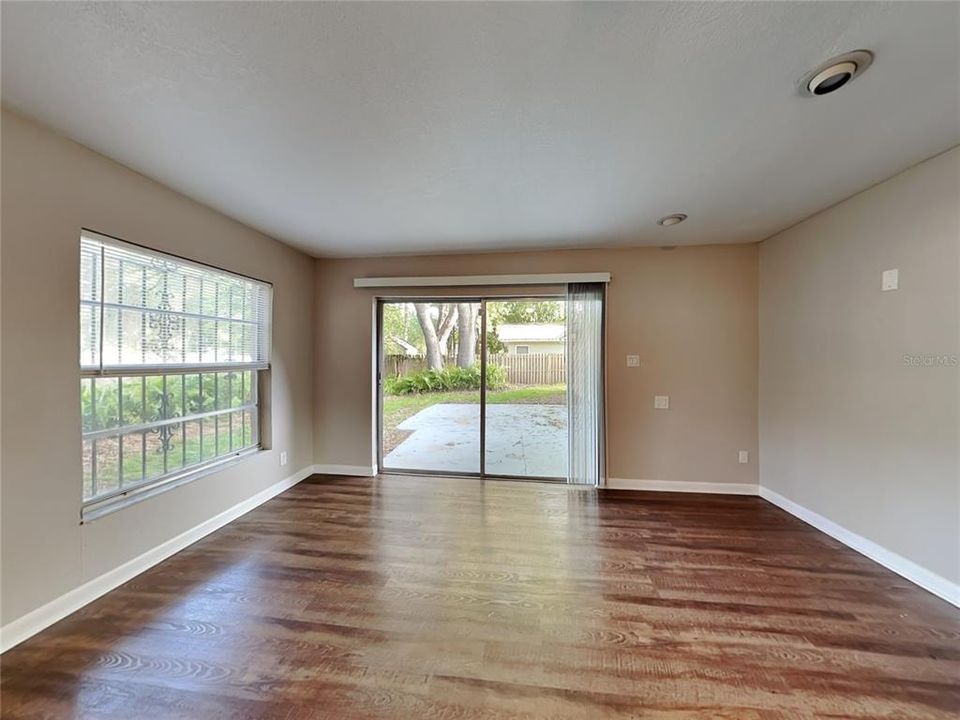 For Sale: $449,900 (3 beds, 2 baths, 2092 Square Feet)