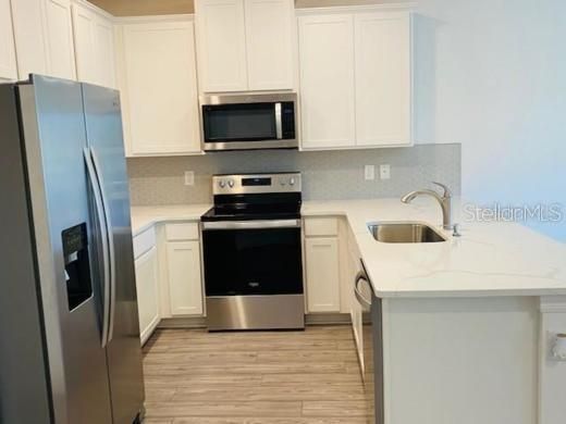 For Rent: $2,100 (3 beds, 2 baths, 1607 Square Feet)