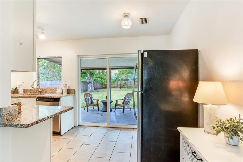 For Sale: $325,000 (2 beds, 1 baths, 751 Square Feet)
