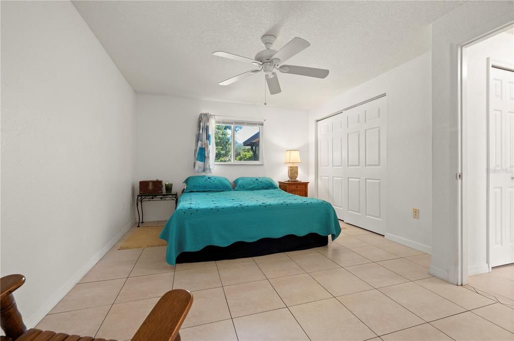 Active With Contract: $299,900 (2 beds, 2 baths, 1008 Square Feet)