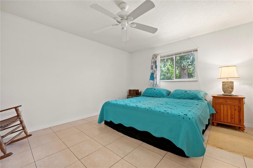 Active With Contract: $299,900 (2 beds, 2 baths, 1008 Square Feet)