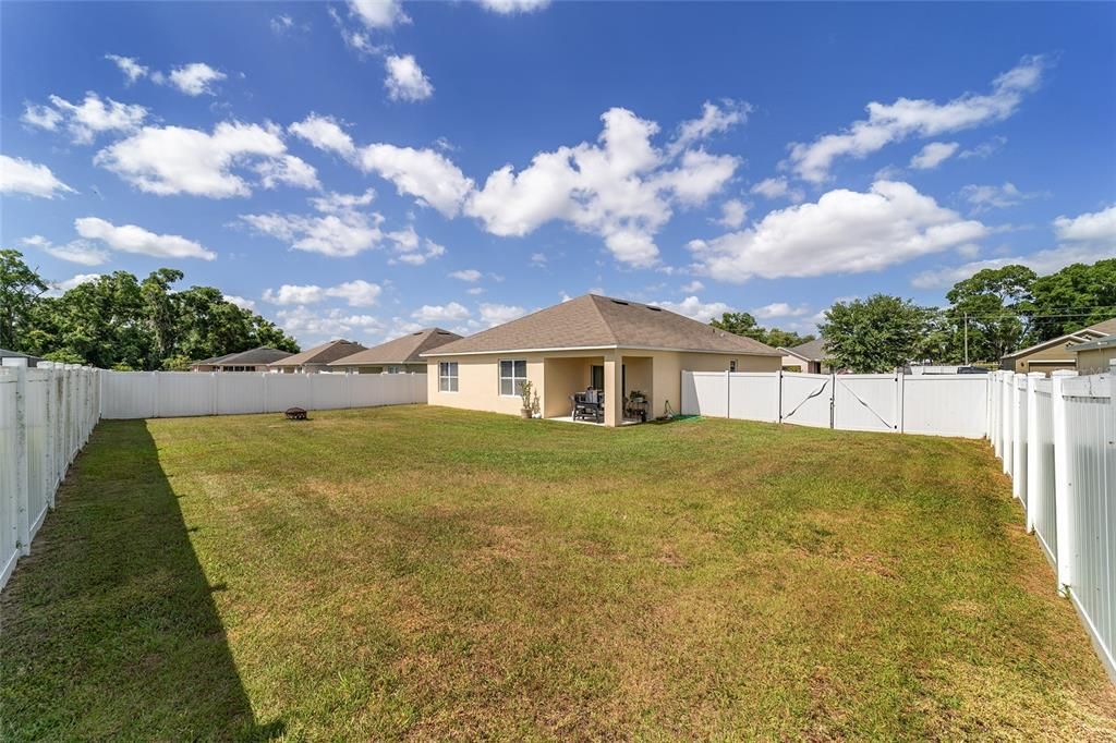 Active With Contract: $299,000 (4 beds, 2 baths, 1826 Square Feet)