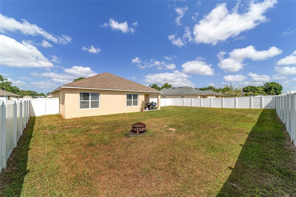 For Sale: $299,000 (4 beds, 2 baths, 1826 Square Feet)