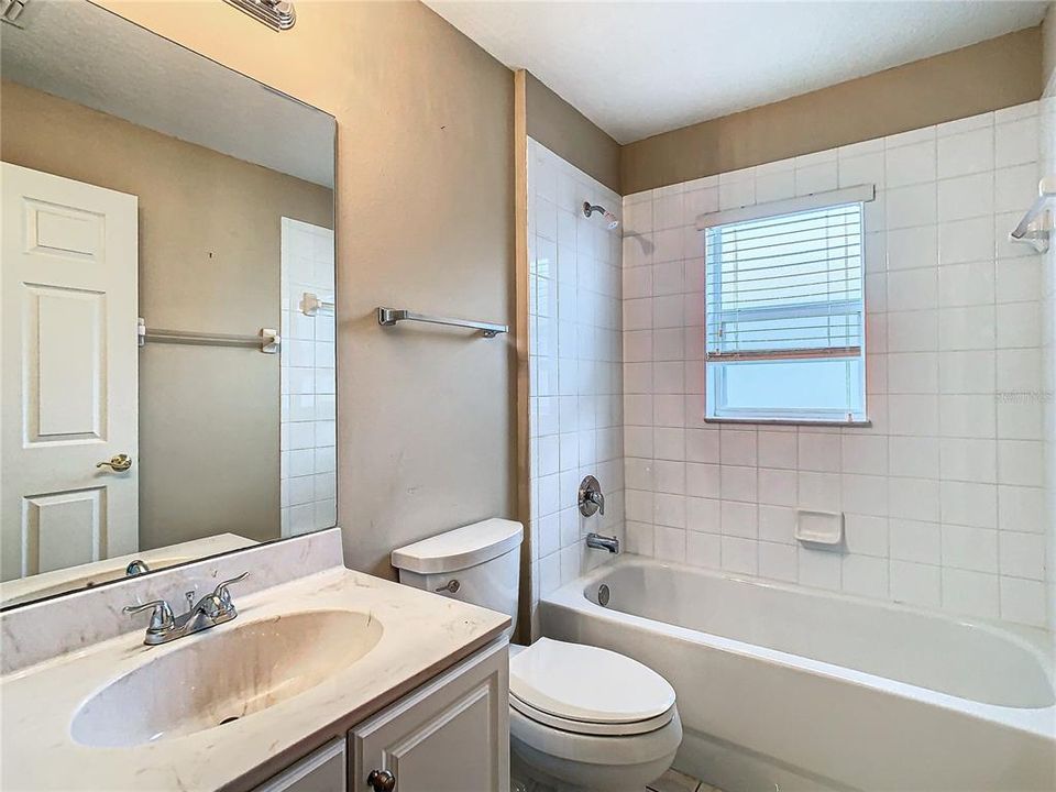 For Sale: $309,900 (3 beds, 2 baths, 1404 Square Feet)
