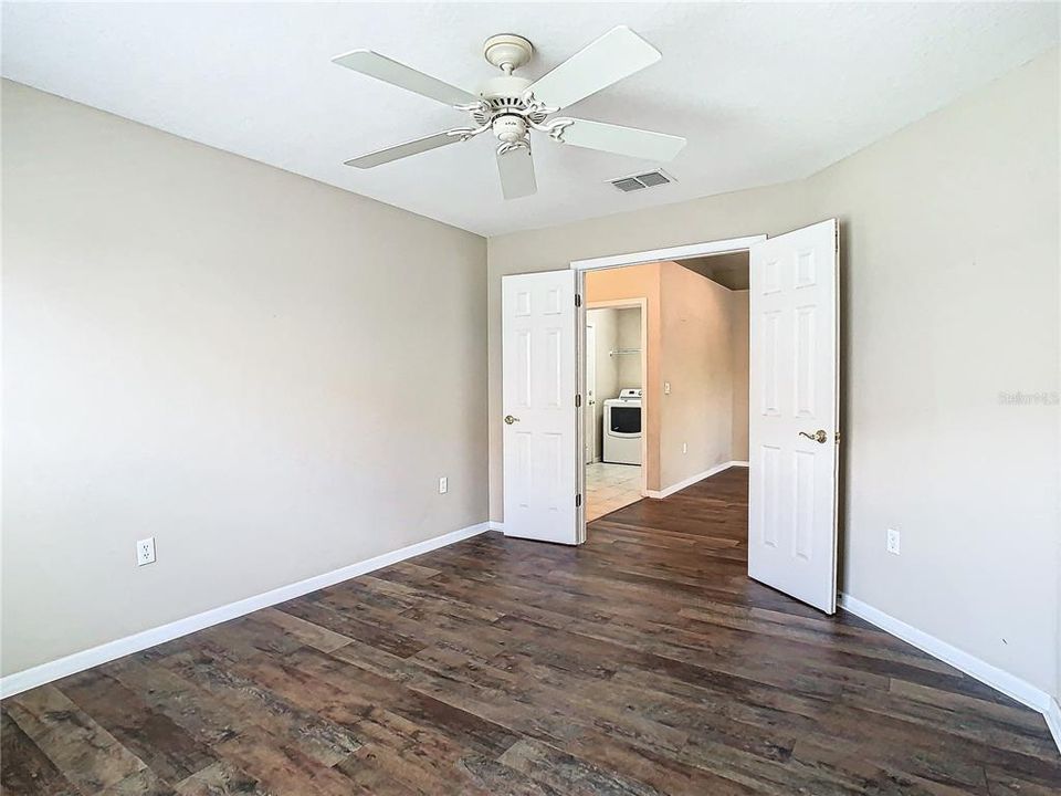 For Sale: $309,900 (3 beds, 2 baths, 1404 Square Feet)