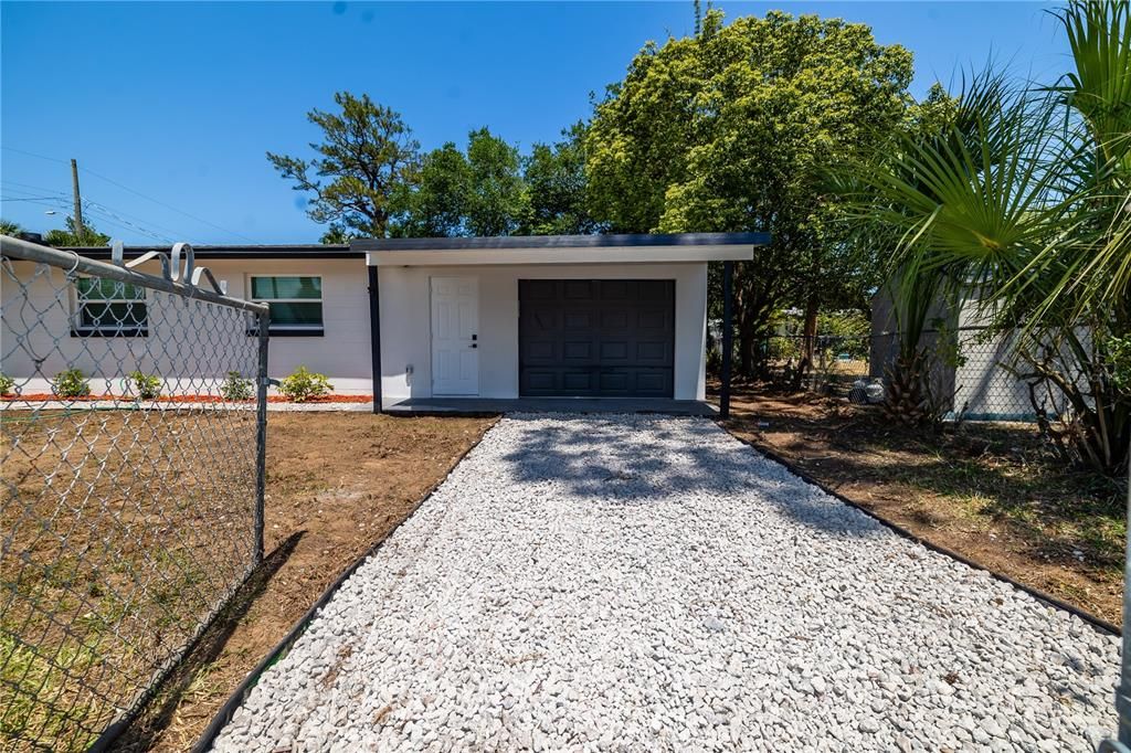 Active With Contract: $369,900 (4 beds, 2 baths, 1425 Square Feet)