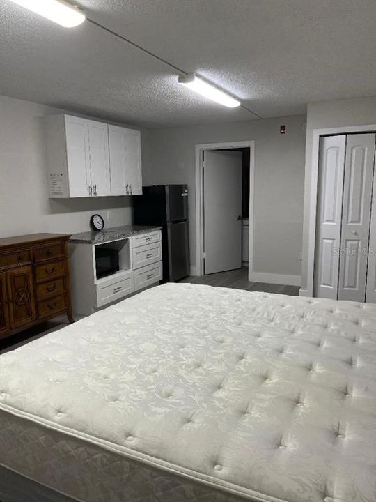 For Rent: $1,200 (1 beds, 1 baths, 351 Square Feet)