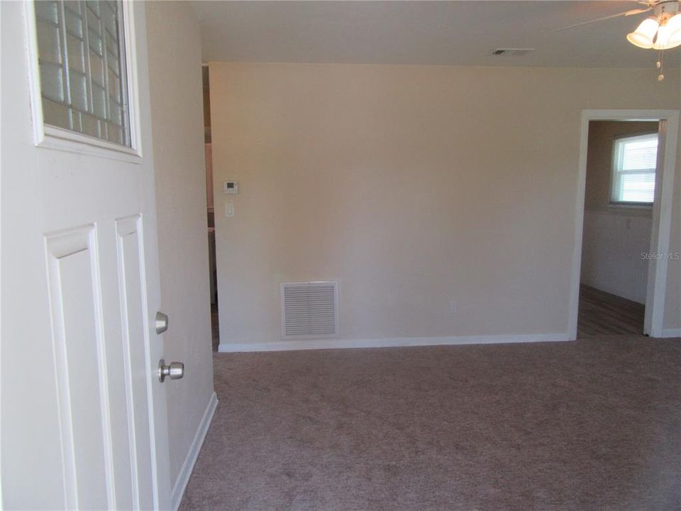 For Rent: $2,100 (2 beds, 1 baths, 1004 Square Feet)