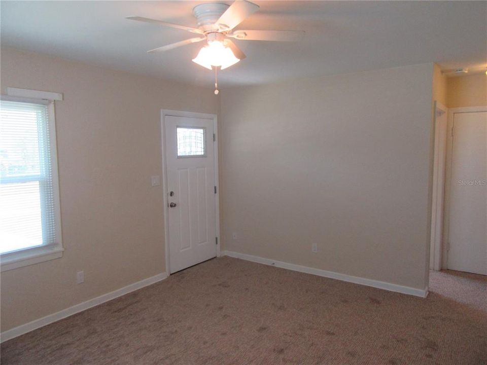 For Rent: $2,100 (2 beds, 1 baths, 1004 Square Feet)