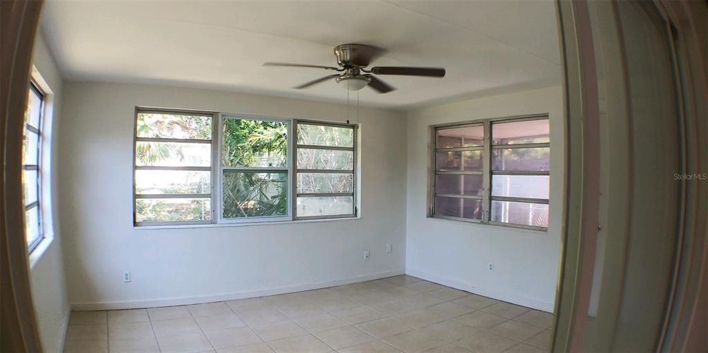 Active With Contract: $1,500 (2 beds, 2 baths, 1040 Square Feet)