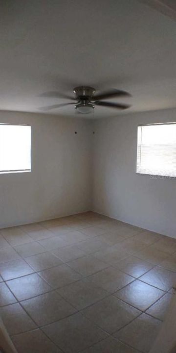 Active With Contract: $1,500 (2 beds, 2 baths, 1040 Square Feet)