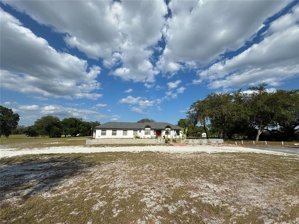 For Sale: $1,499,000 (4 beds, 3 baths, 2485 Square Feet)