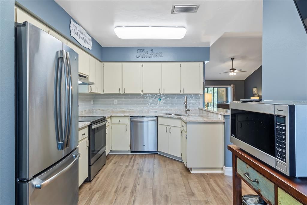 For Sale: $261,155 (2 beds, 2 baths, 1320 Square Feet)