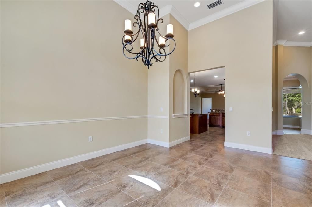 Dining room as it enters in to the kitchen