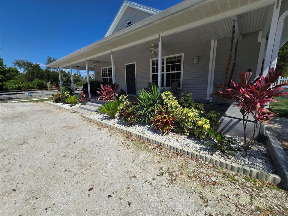 For Sale: $899,000 (2 beds, 2 baths, 1520 Square Feet)