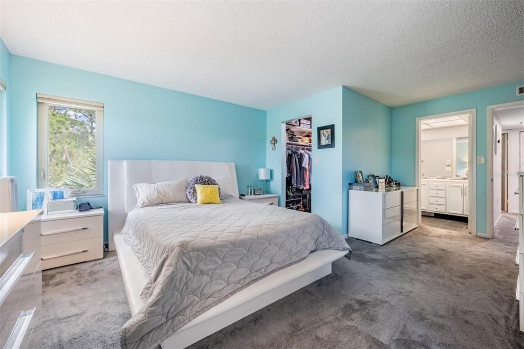 For Sale: $265,000 (2 beds, 2 baths, 1198 Square Feet)
