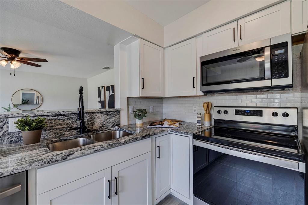 For Sale: $475,000 (3 beds, 2 baths, 1352 Square Feet)