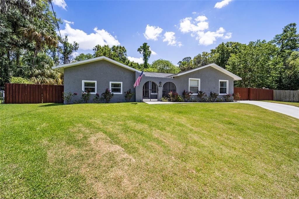 Active With Contract: $450,000 (5 beds, 3 baths, 2462 Square Feet)