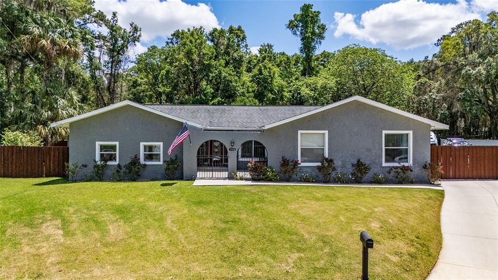 Active With Contract: $450,000 (5 beds, 3 baths, 2462 Square Feet)