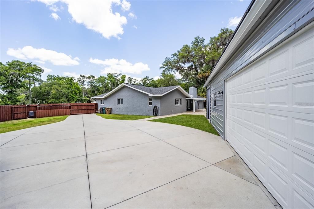 Active With Contract: $450,000 (5 beds, 3 baths, 2462 Square Feet)