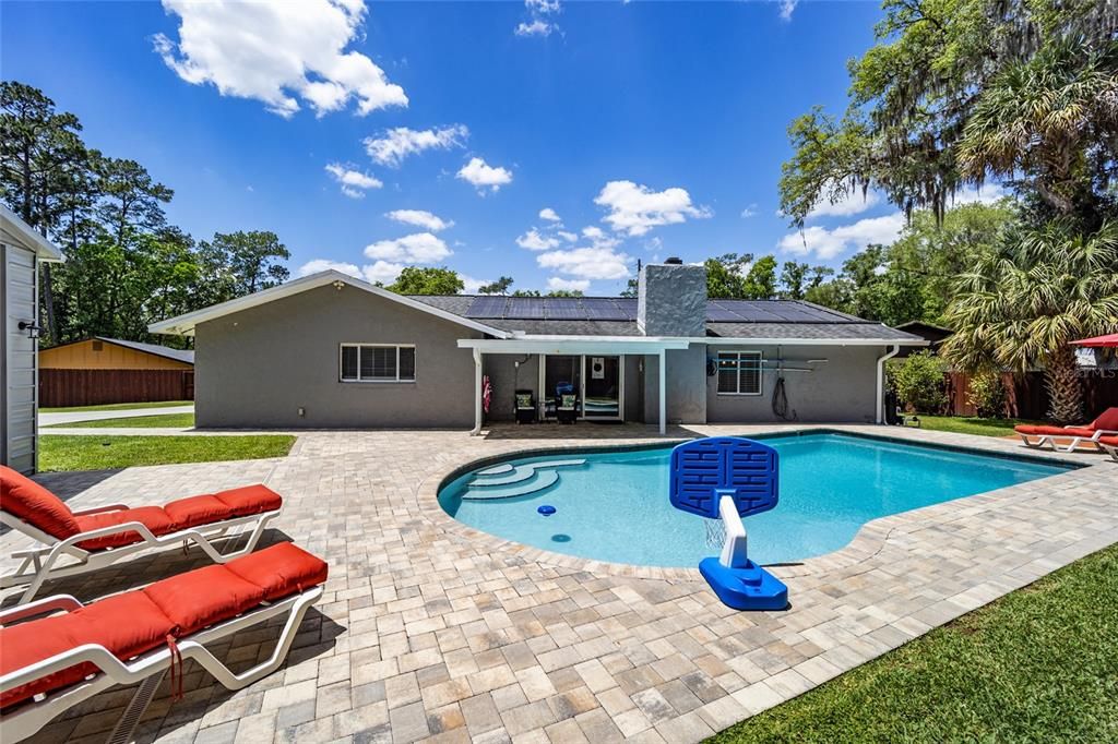 Active With Contract: $450,000 (5 beds, 3 baths, 2462 Square Feet)