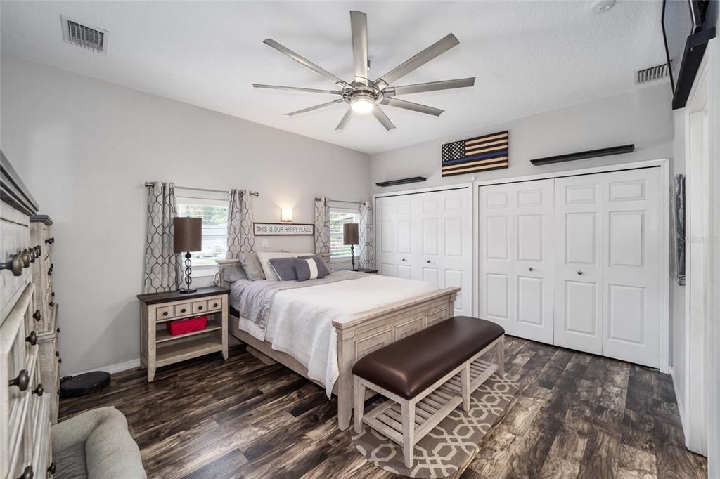 Active With Contract: $450,000 (5 beds, 3 baths, 2462 Square Feet)