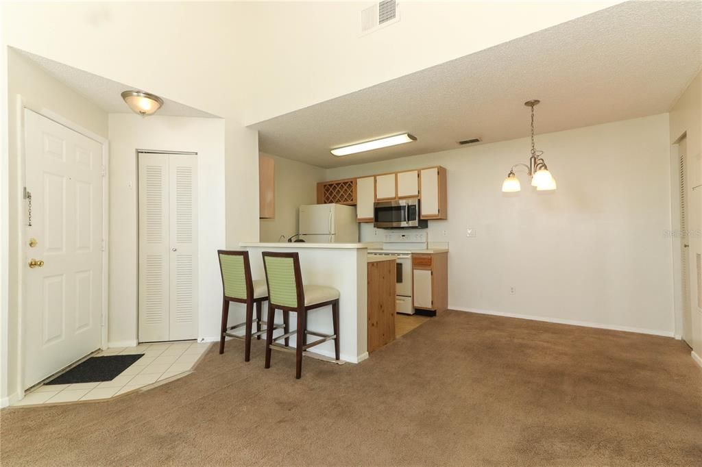 For Sale: $160,000 (1 beds, 1 baths, 648 Square Feet)