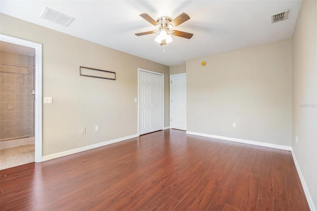 For Sale: $329,900 (3 beds, 2 baths, 1240 Square Feet)