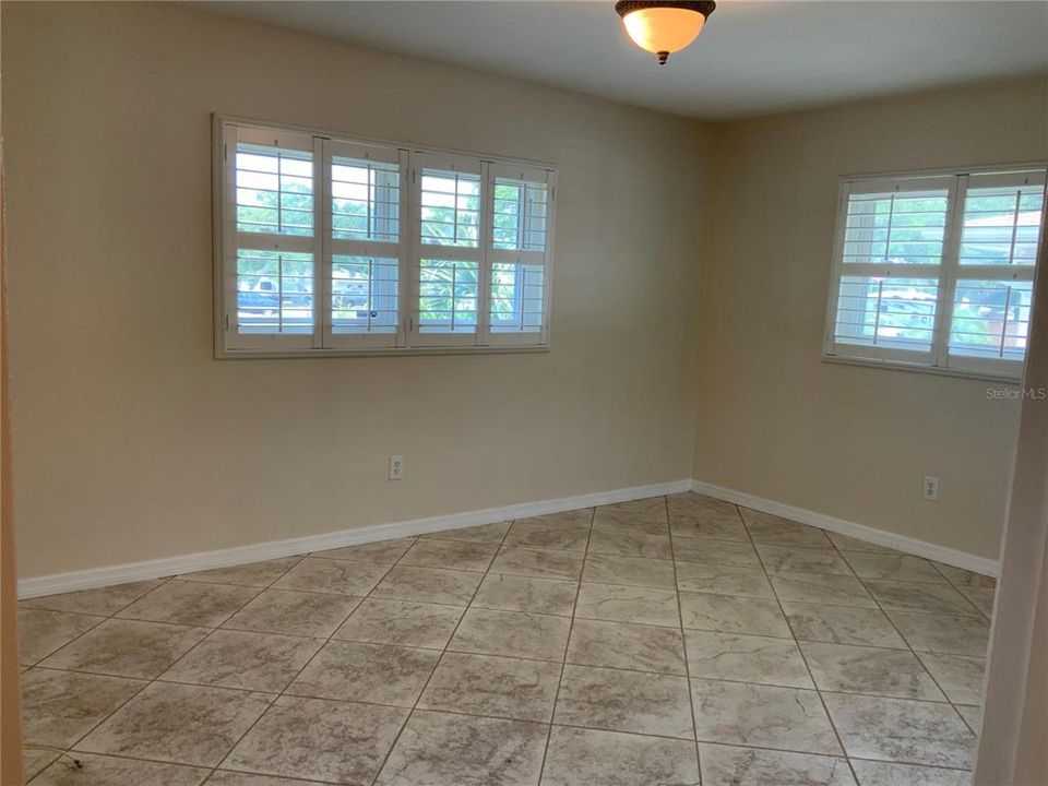 Active With Contract: $2,900 (2 beds, 2 baths, 1301 Square Feet)