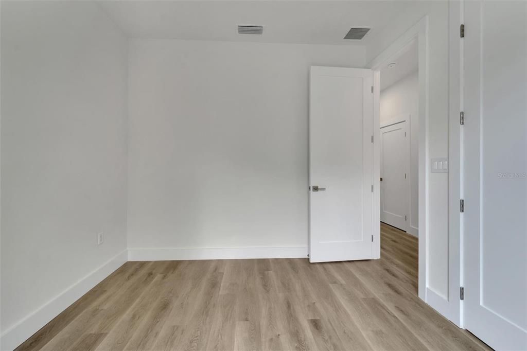 For Sale: $417,280 (2 beds, 2 baths, 1304 Square Feet)