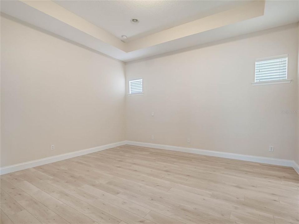 Active With Contract: $3,100 (3 beds, 2 baths, 1805 Square Feet)