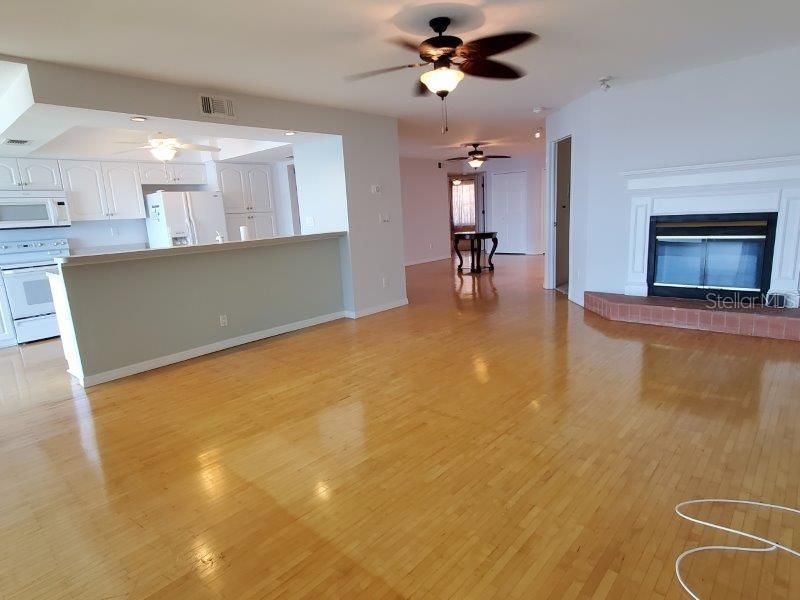 For Rent: $2,850 (2 beds, 2 baths, 1823 Square Feet)