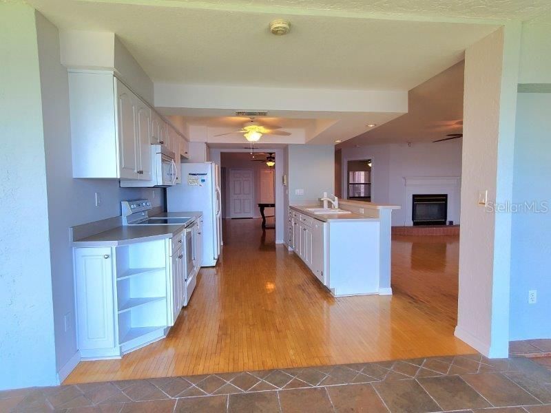 For Rent: $2,850 (2 beds, 2 baths, 1823 Square Feet)
